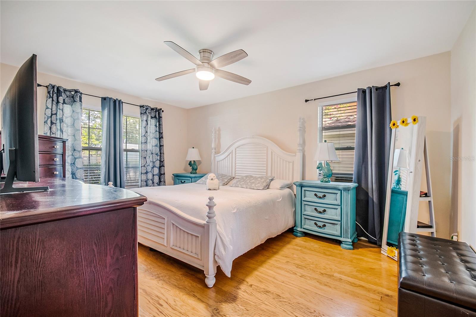 WINDWARD PLACE - Residential