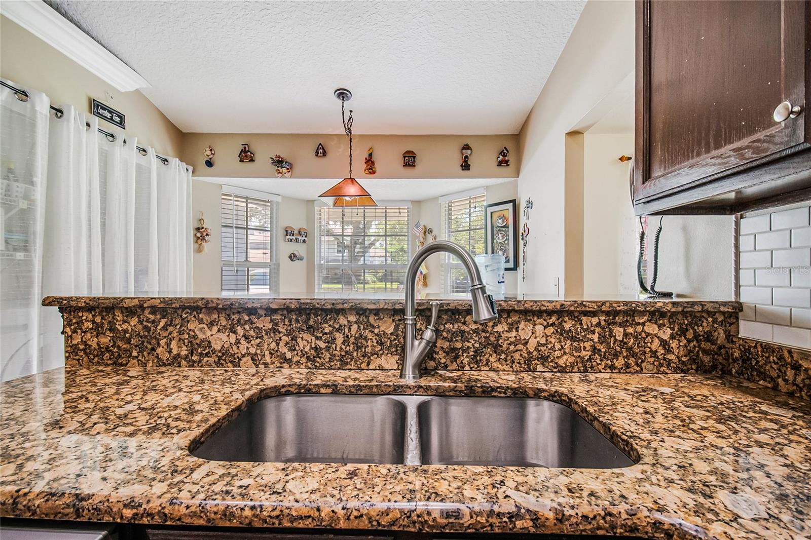 WINDWARD PLACE - Residential