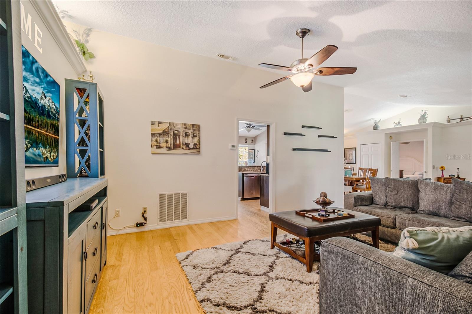 WINDWARD PLACE - Residential