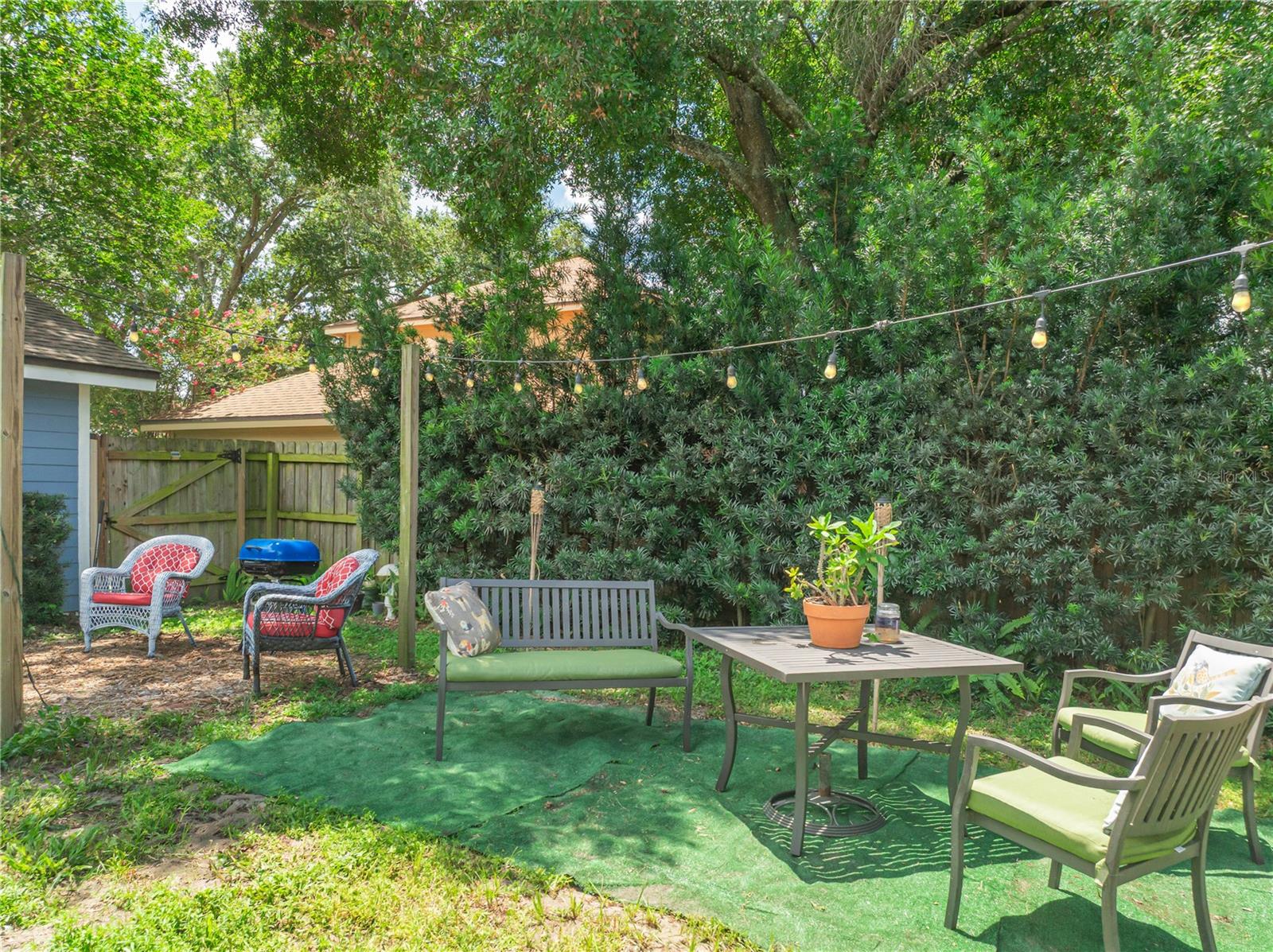 WINDWARD PLACE - Residential