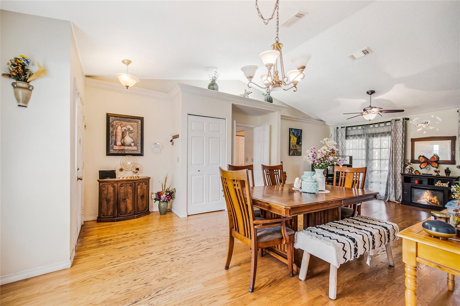 WINDWARD PLACE - Residential