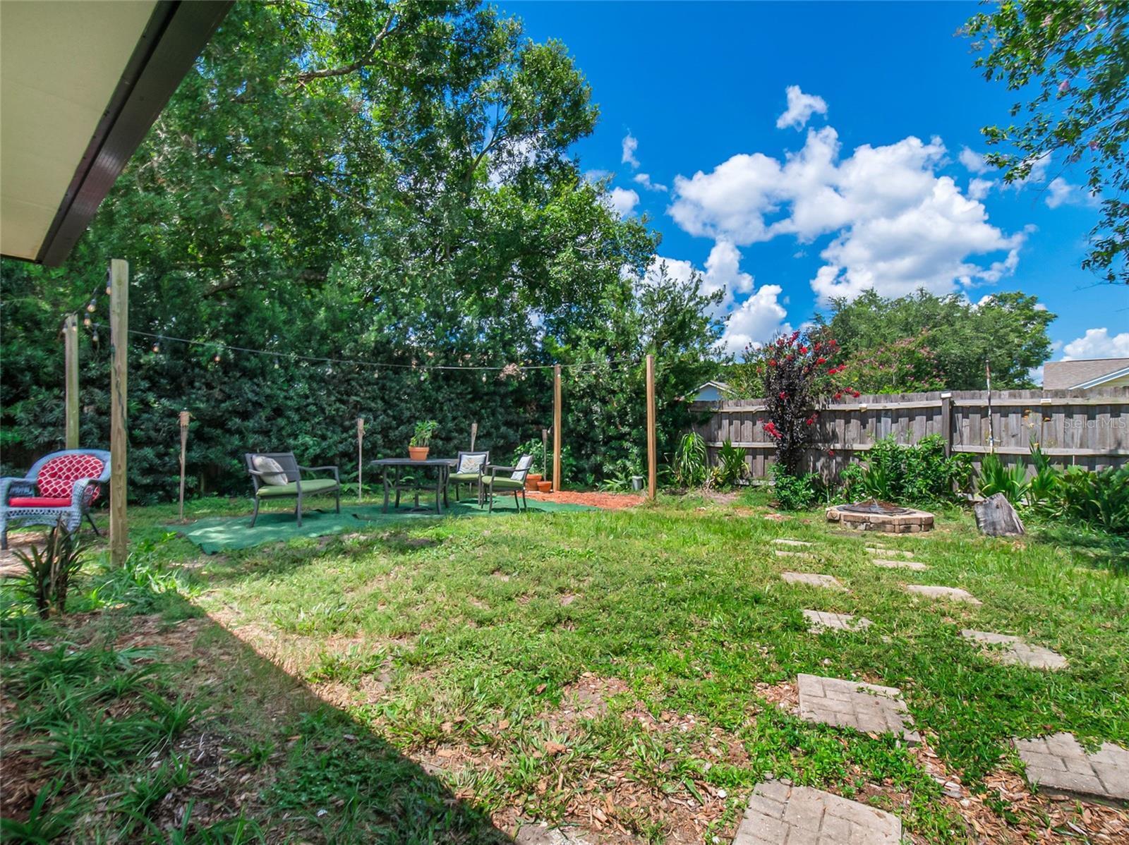 WINDWARD PLACE - Residential