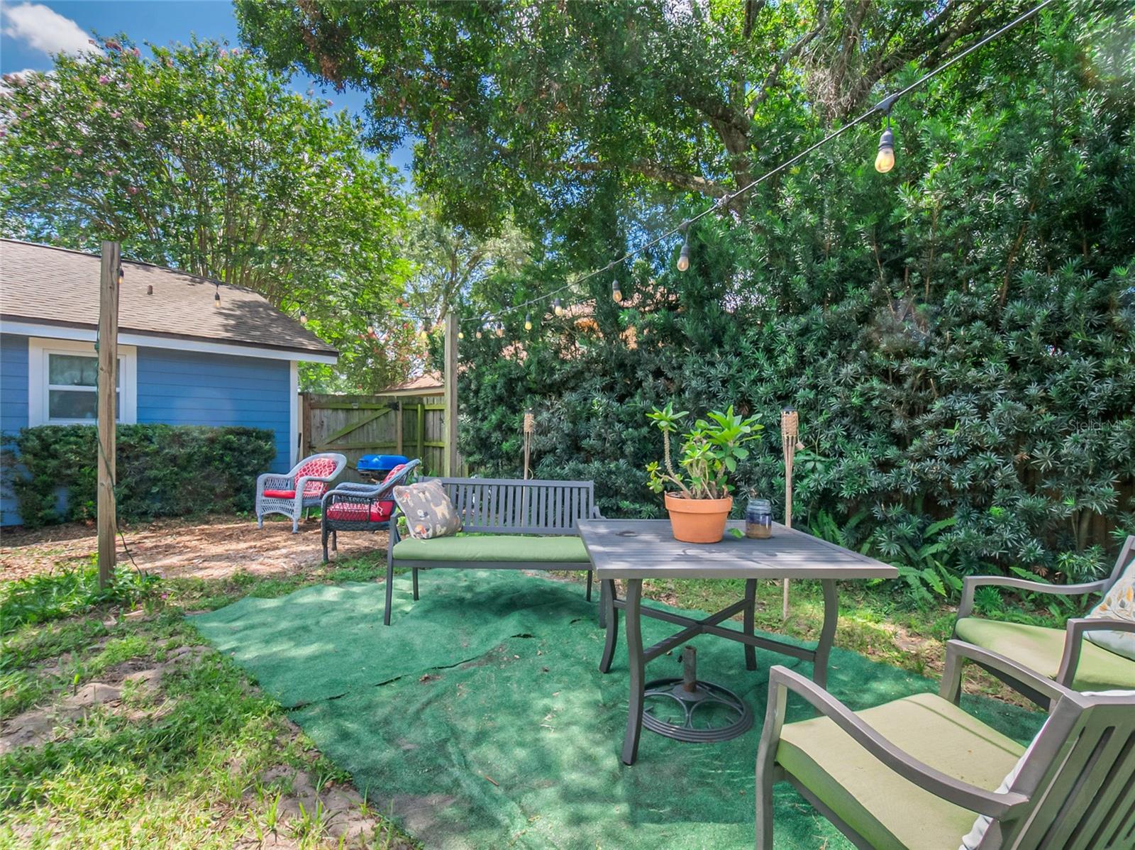 WINDWARD PLACE - Residential