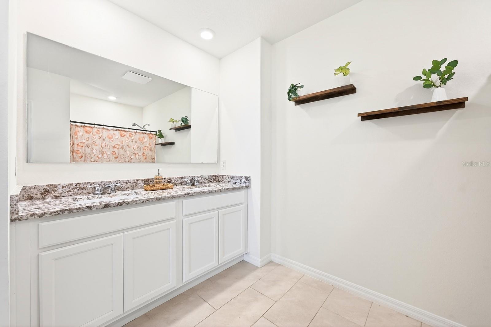 MAGNOLIA POINTE - Residential