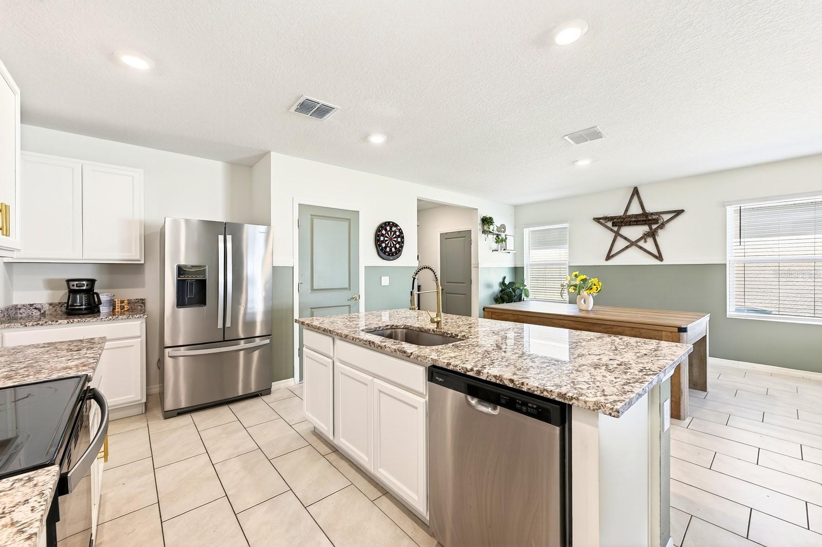 MAGNOLIA POINTE - Residential