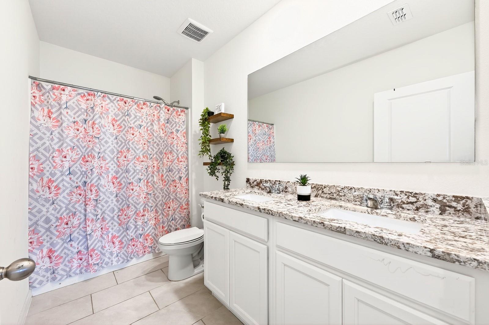 MAGNOLIA POINTE - Residential