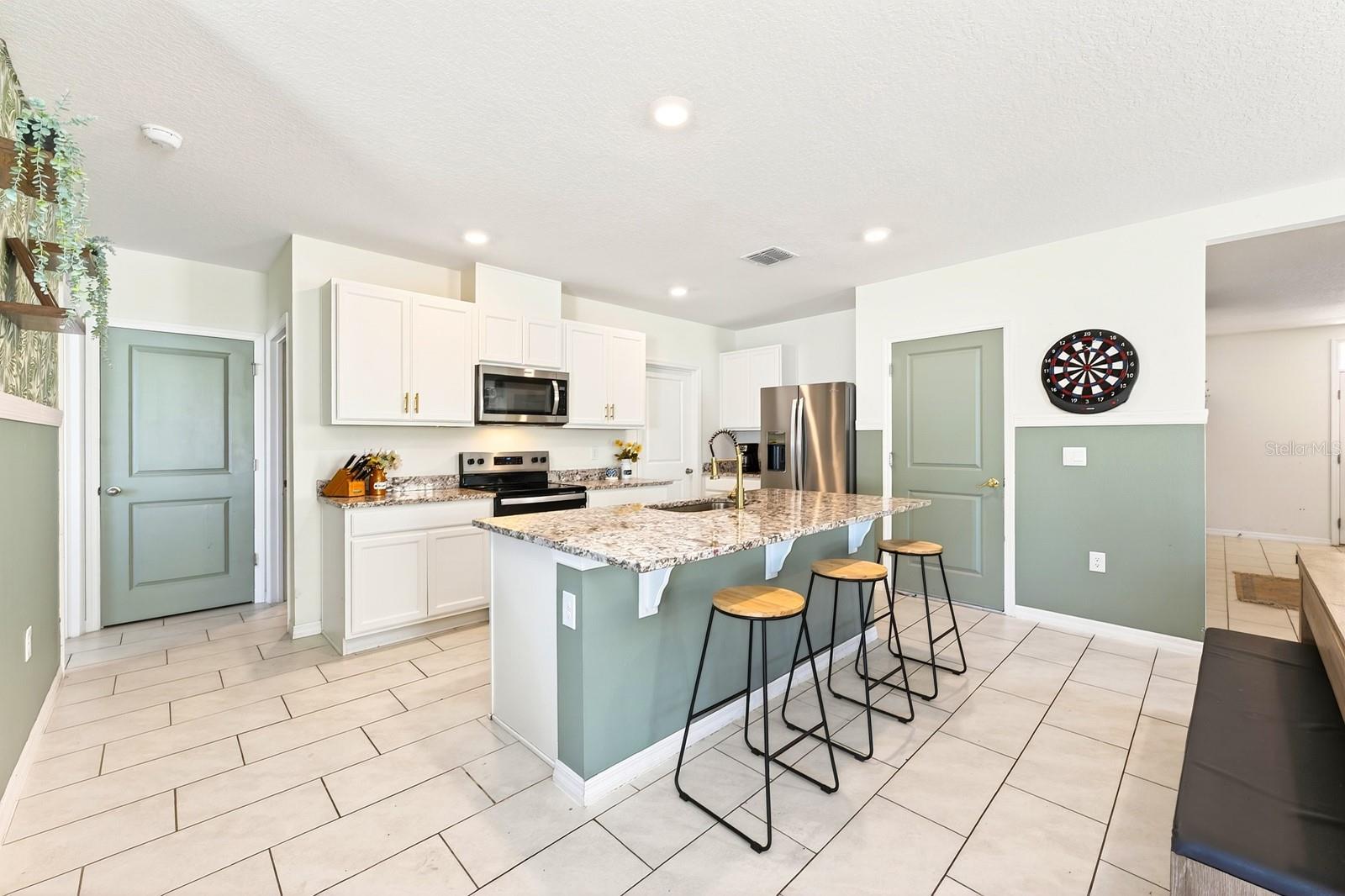 MAGNOLIA POINTE - Residential