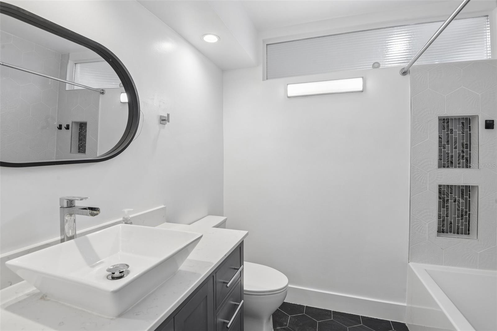 RICHMOND HILL - Residential