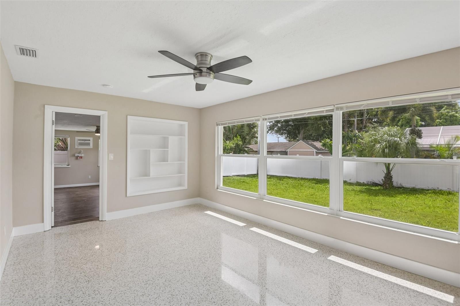 RICHMOND HILL - Residential