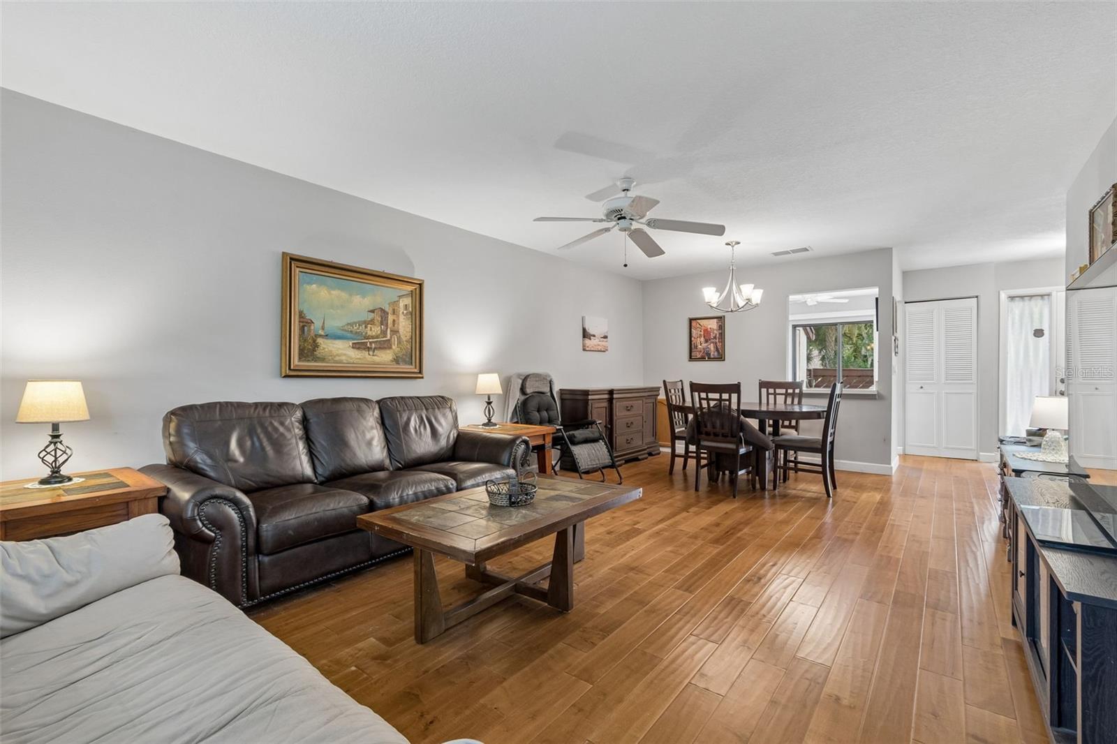 STRATHMORE GATE-EAST - Residential