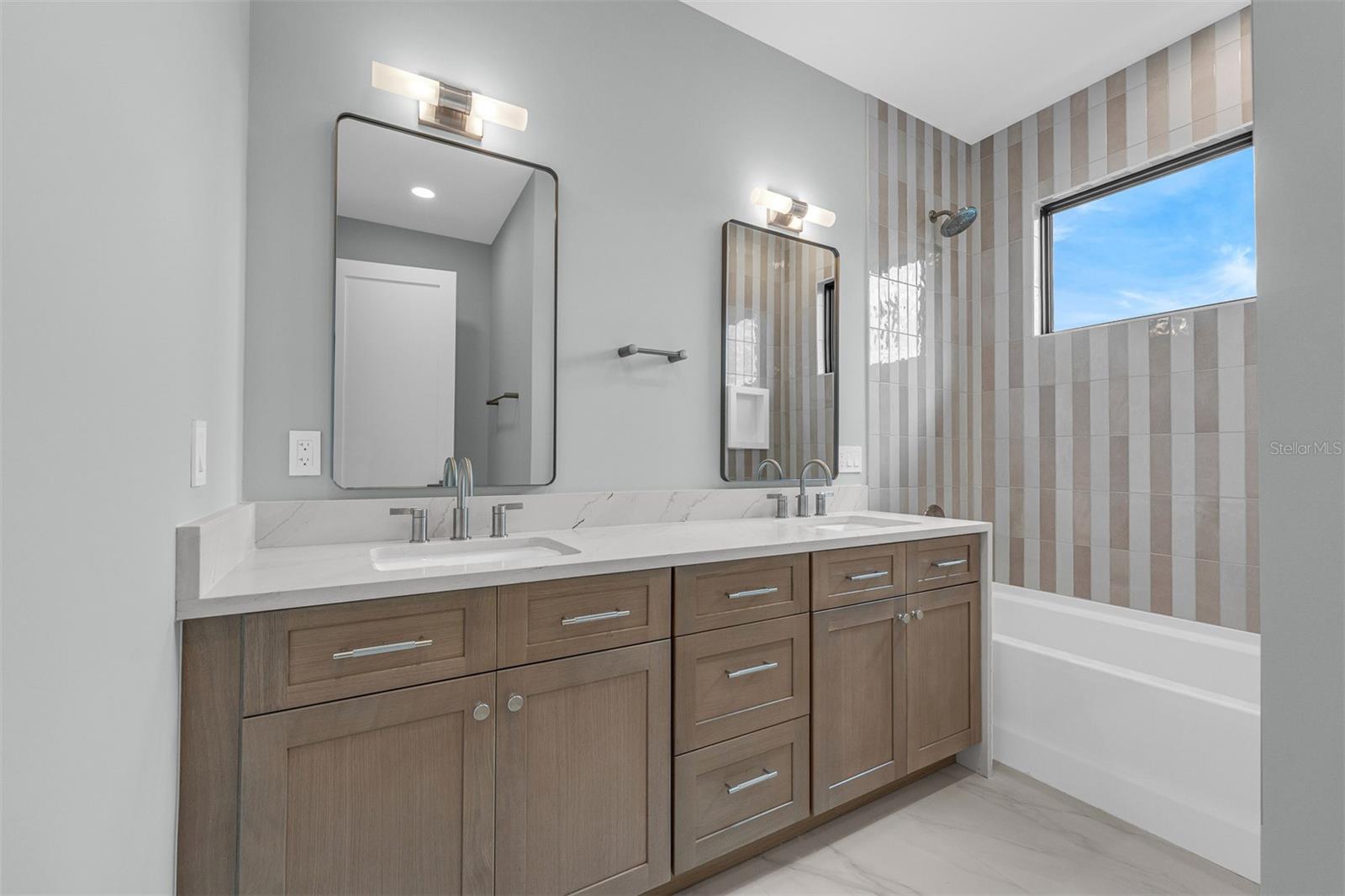 BONITA PARK - Residential