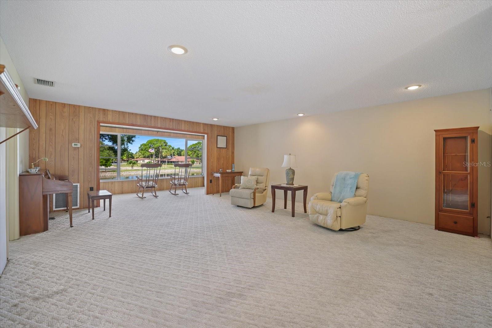 LAKE TIPPECANOE - Residential