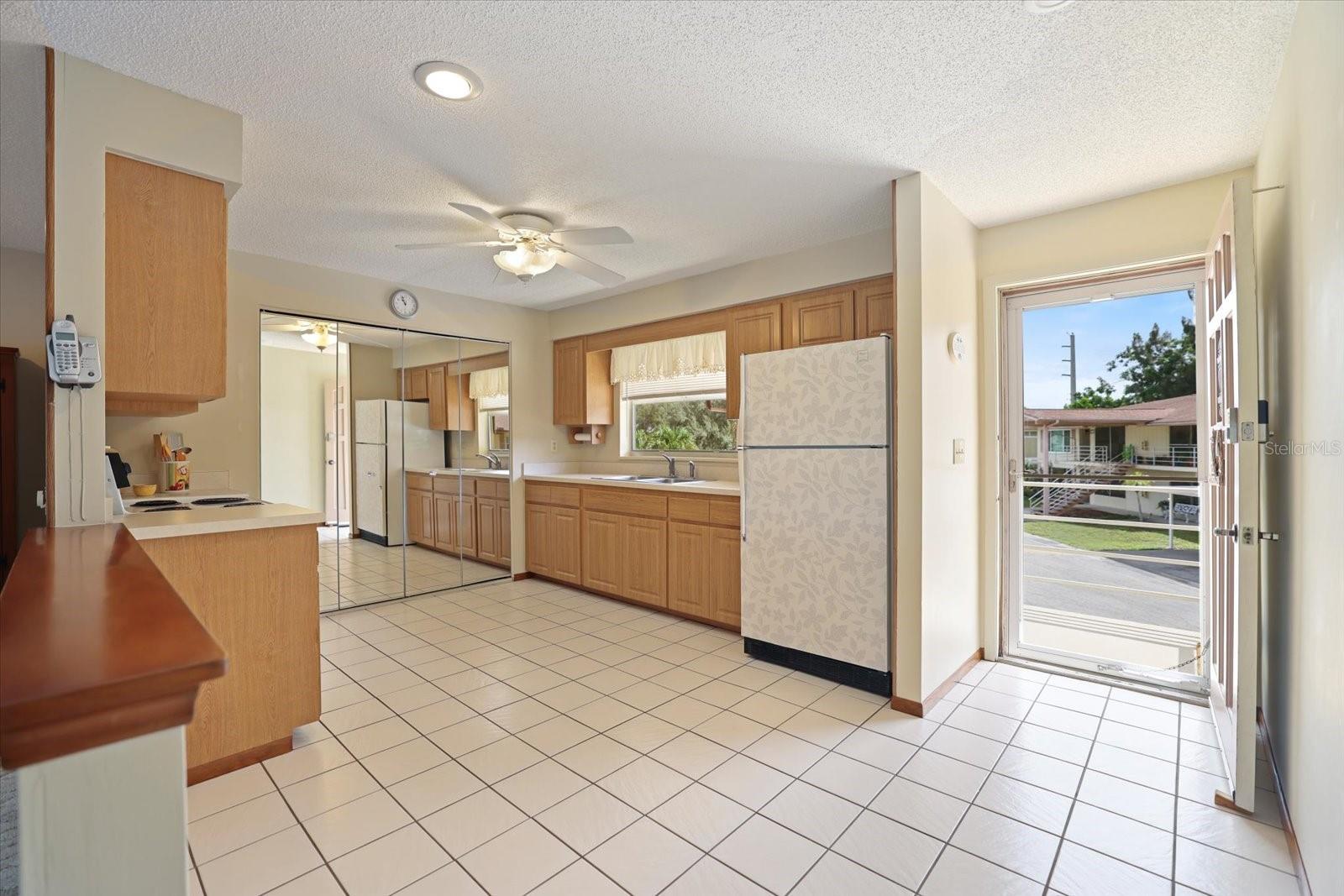 LAKE TIPPECANOE - Residential