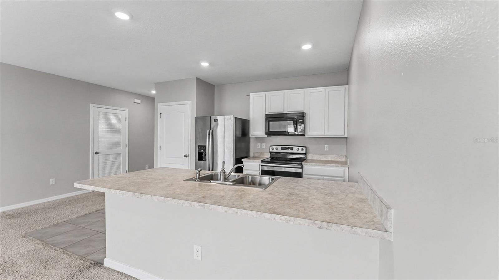 AUBURNDALE MANOR - Residential
