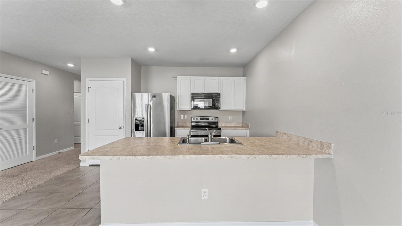 AUBURNDALE MANOR - Residential
