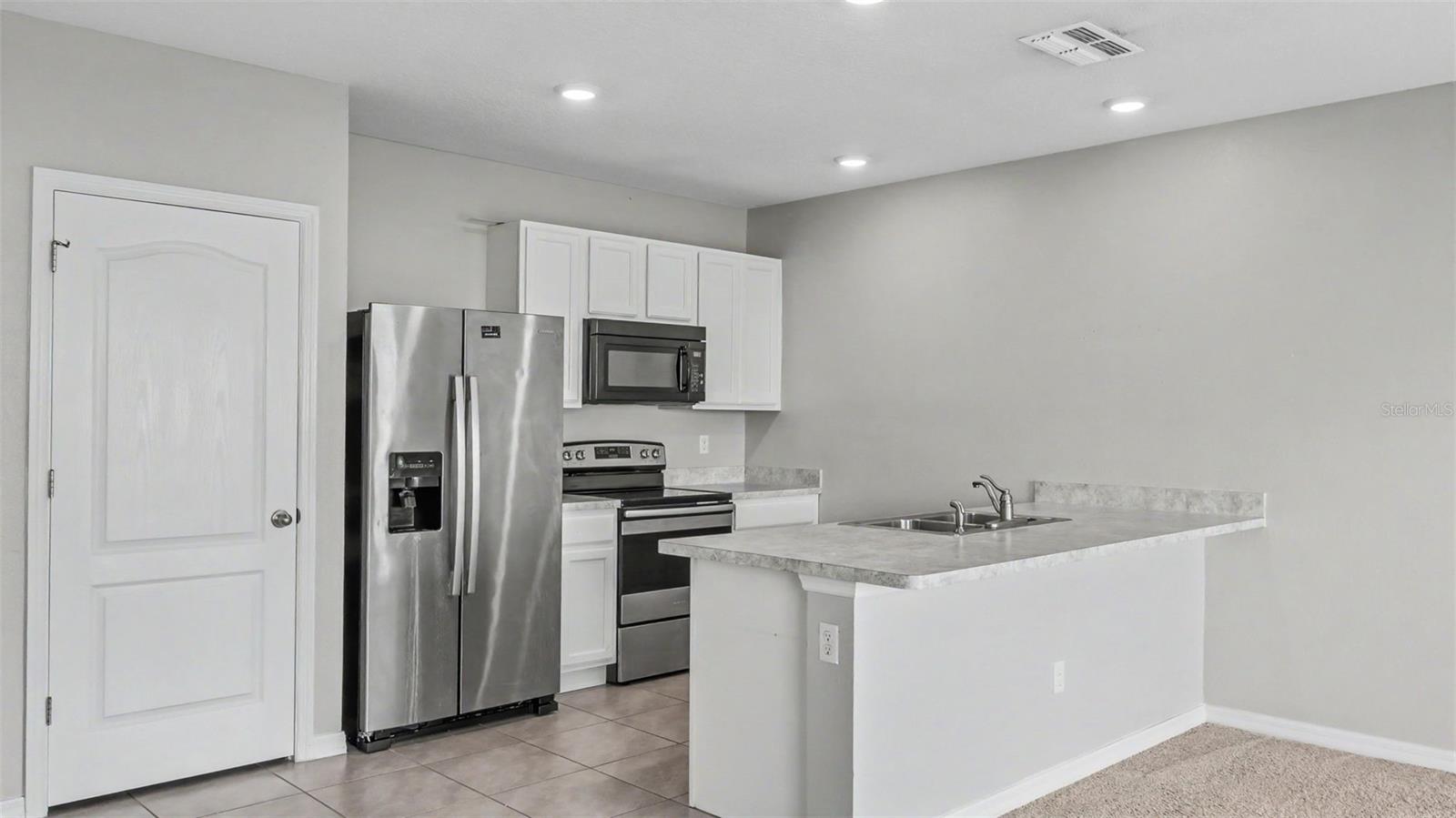 AUBURNDALE MANOR - Residential