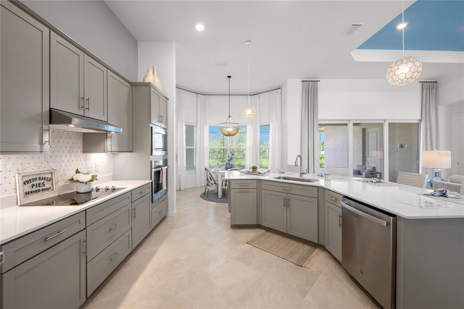 CALUSA COUNTRY CLUB - Residential