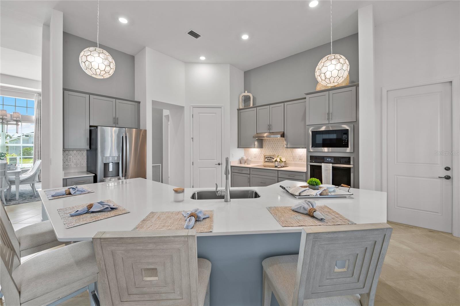 CALUSA COUNTRY CLUB - Residential