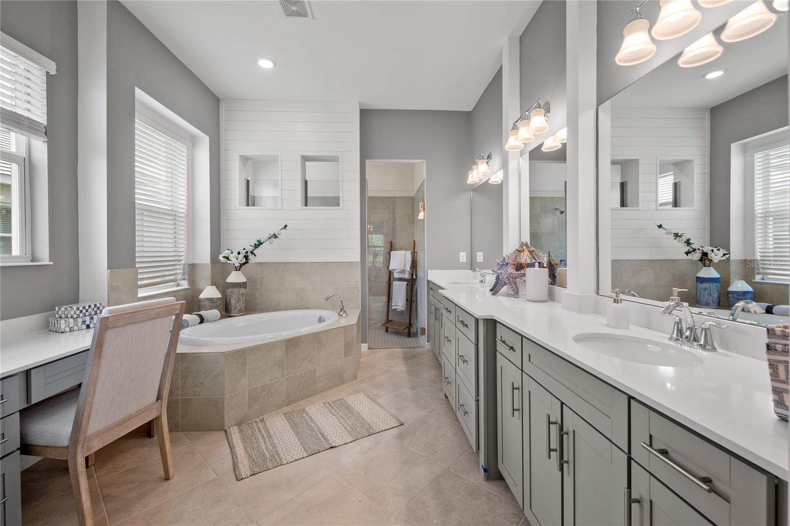 CALUSA COUNTRY CLUB - Residential