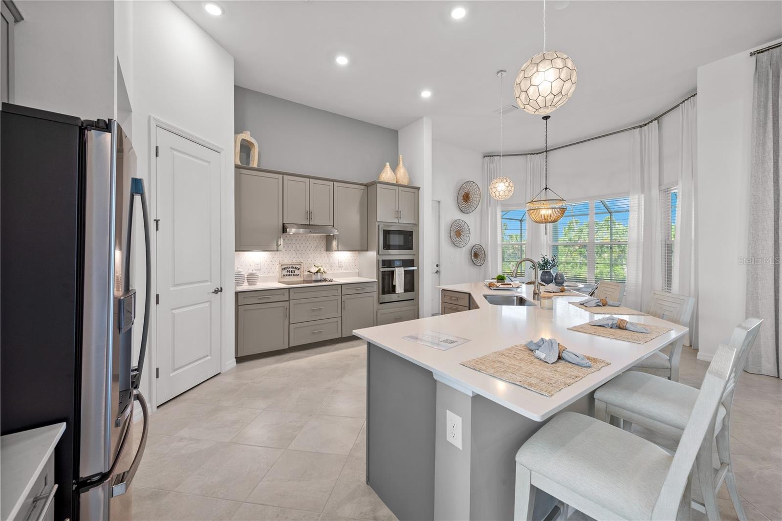 CALUSA COUNTRY CLUB - Residential