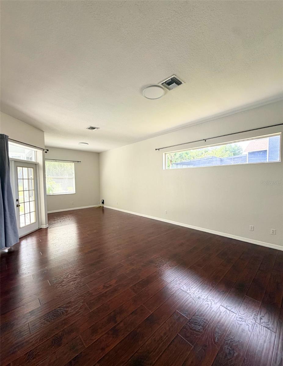 MARKHAM GLEN - Residential Lease