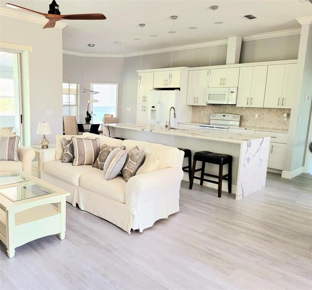 BEACH CLUB ESTATES - Residential