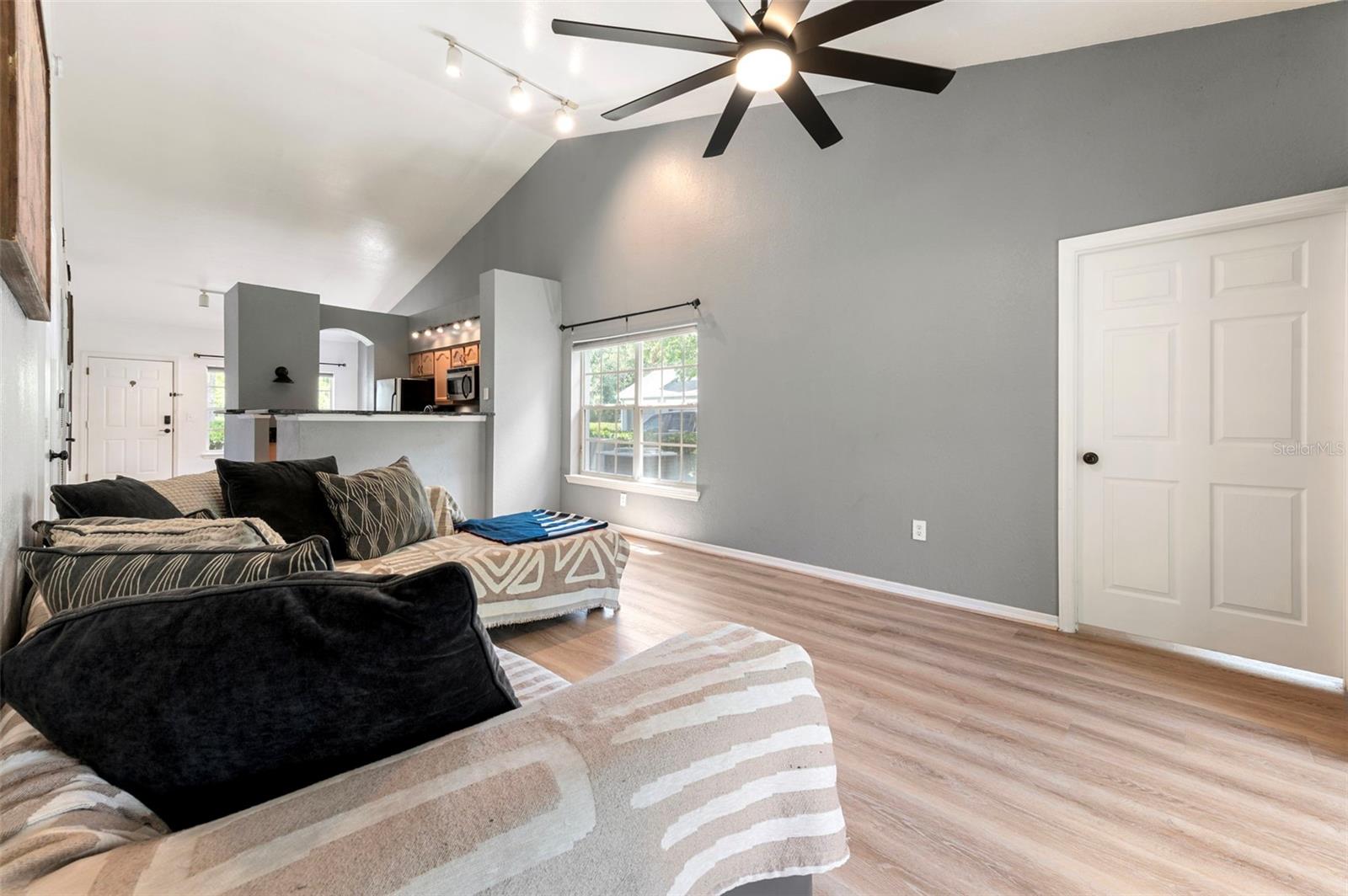WATERFORD AT PALM HARBOR LUXURY CONDO - Residential