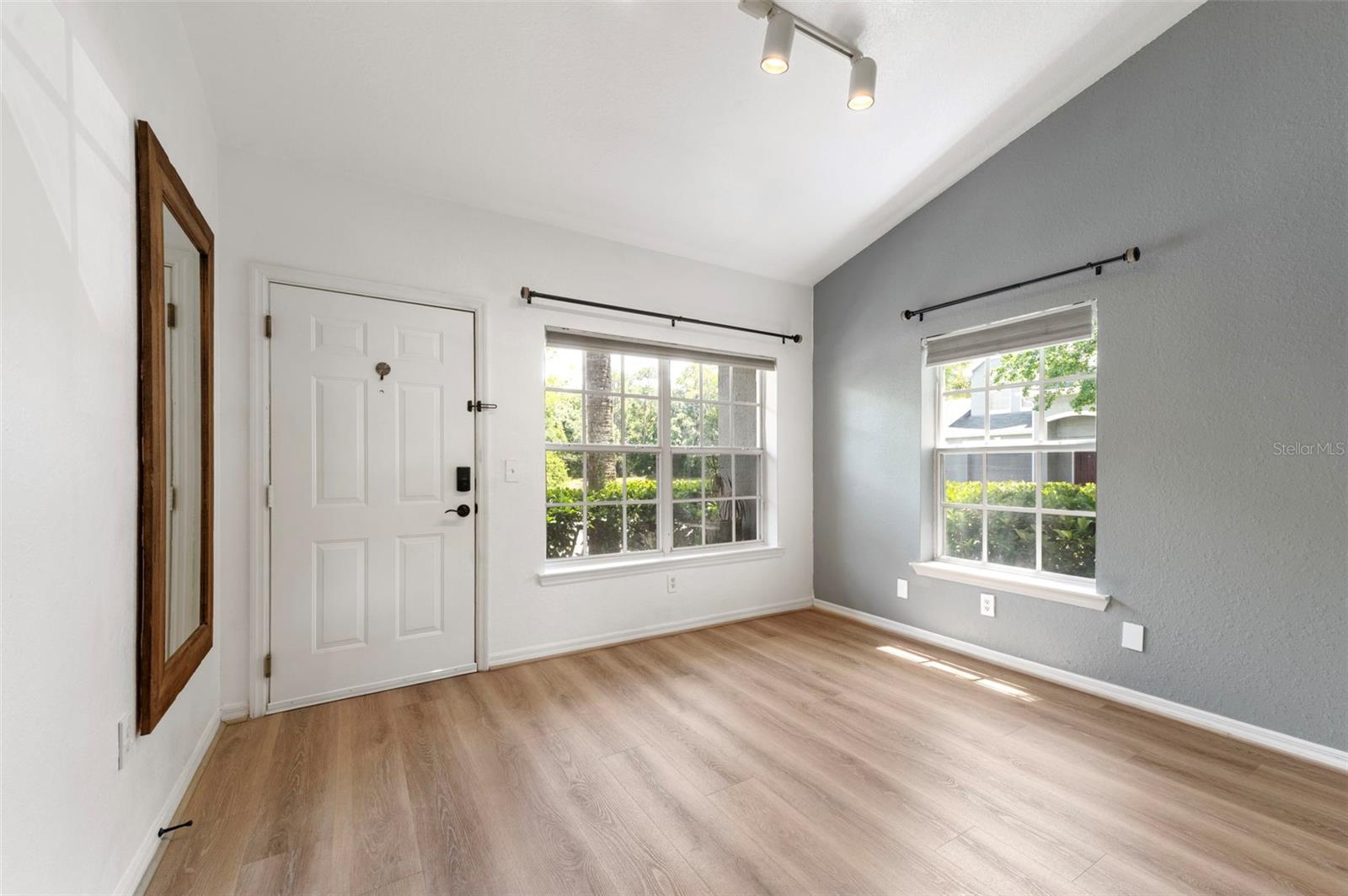 WATERFORD AT PALM HARBOR LUXURY CONDO - Residential