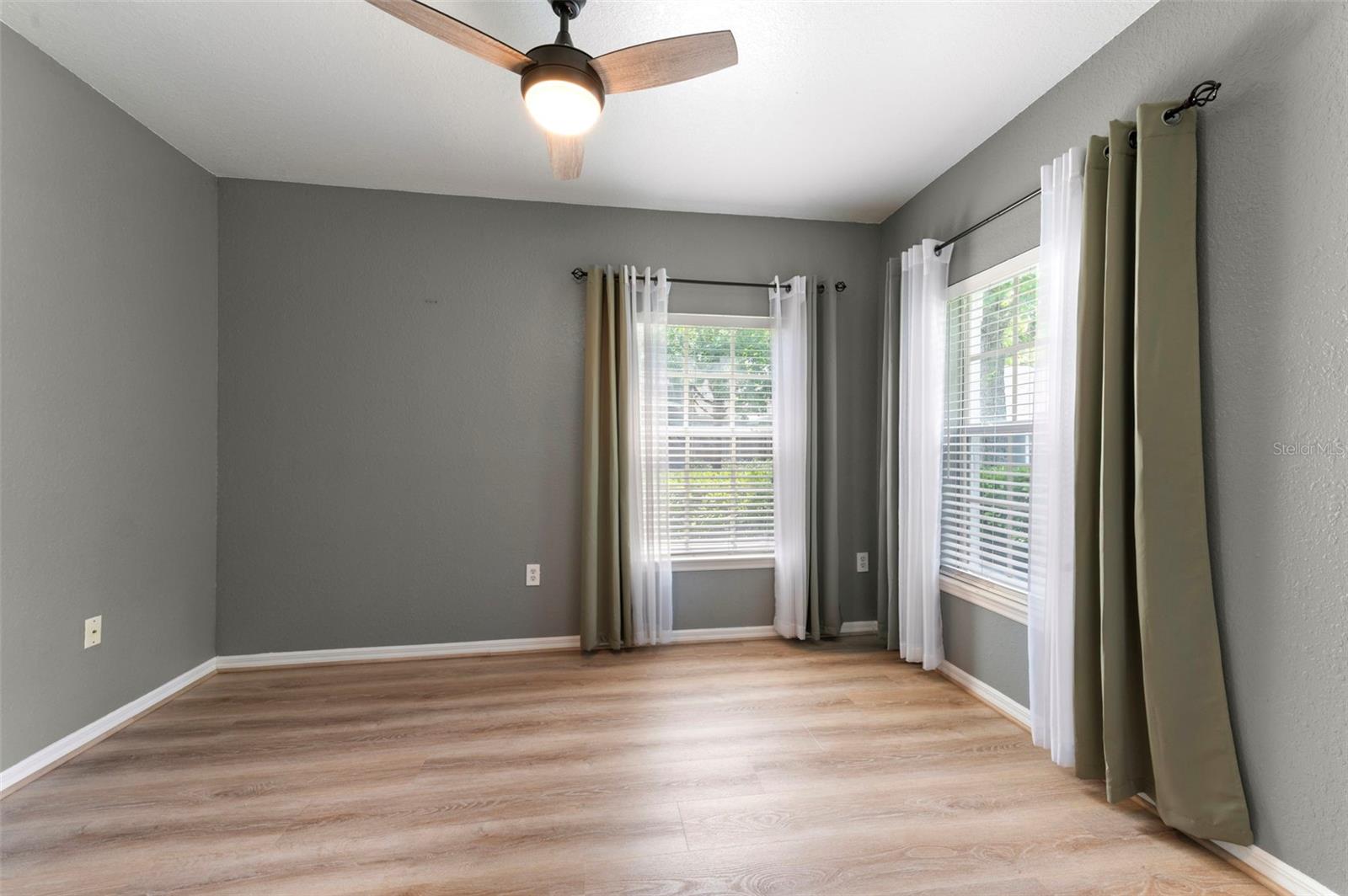 WATERFORD AT PALM HARBOR LUXURY CONDO - Residential