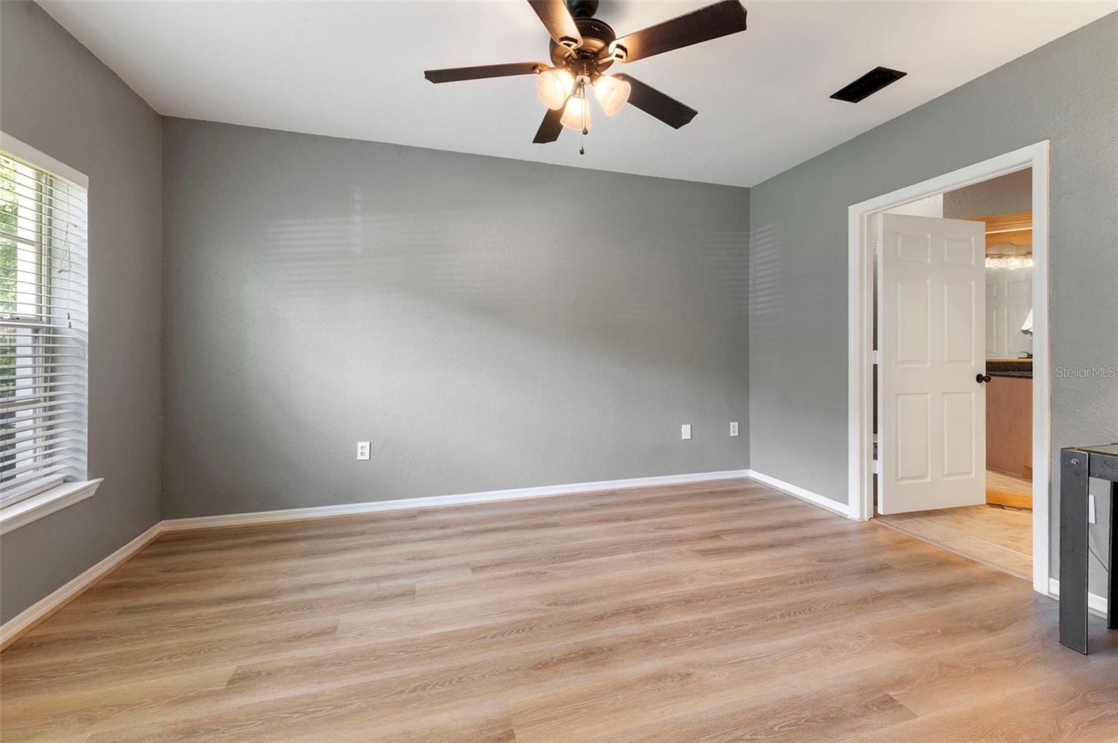 WATERFORD AT PALM HARBOR LUXURY CONDO - Residential