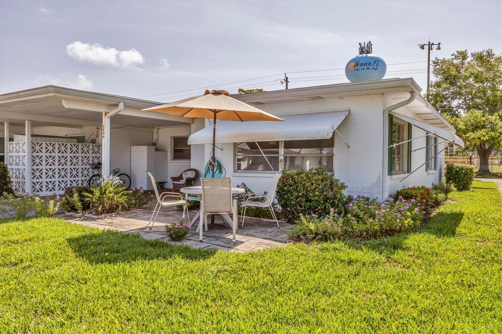 BEACH MANOR VILLAS - Residential