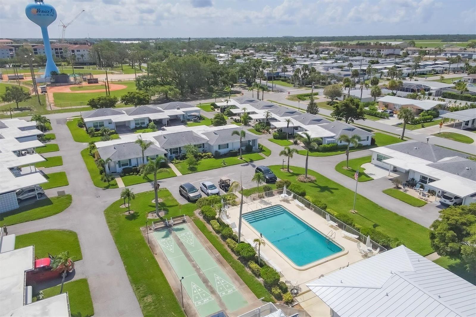 BEACH MANOR VILLAS - Residential
