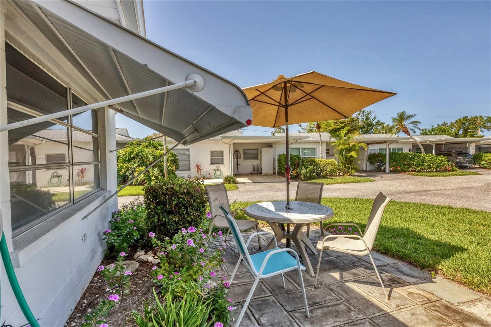 BEACH MANOR VILLAS - Residential