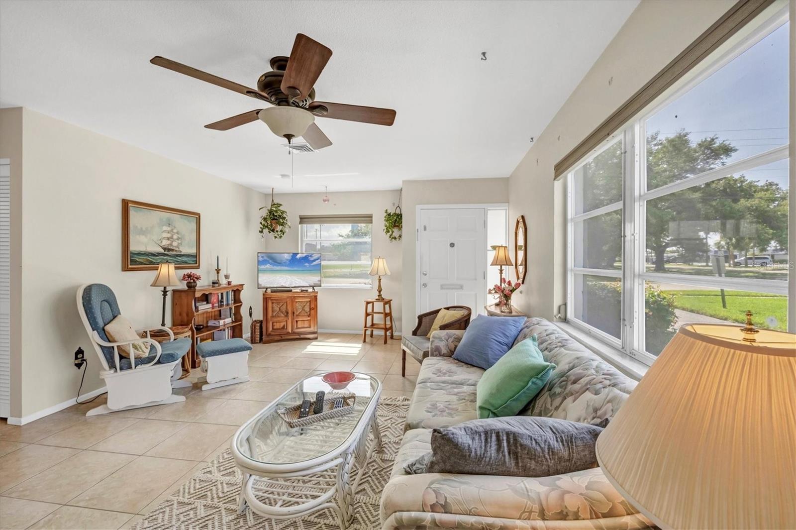BEACH MANOR VILLAS - Residential