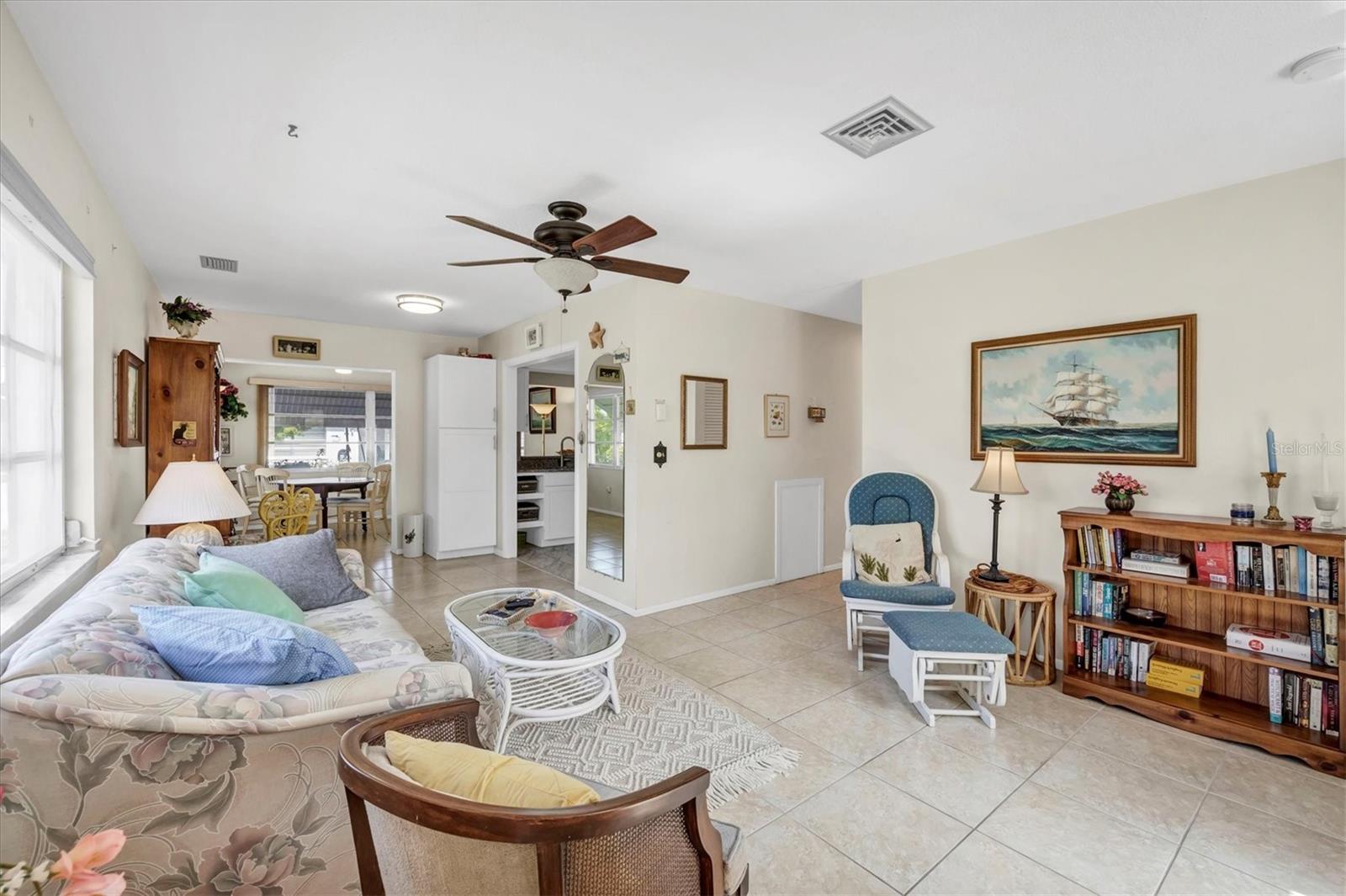 BEACH MANOR VILLAS - Residential