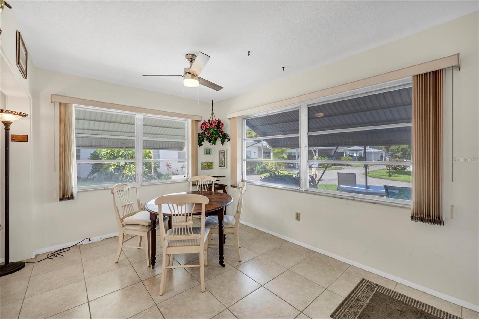 BEACH MANOR VILLAS - Residential
