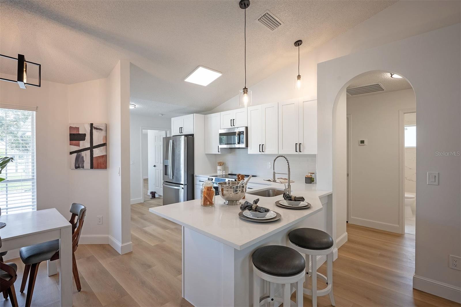 RUSSELL OAKS - Residential