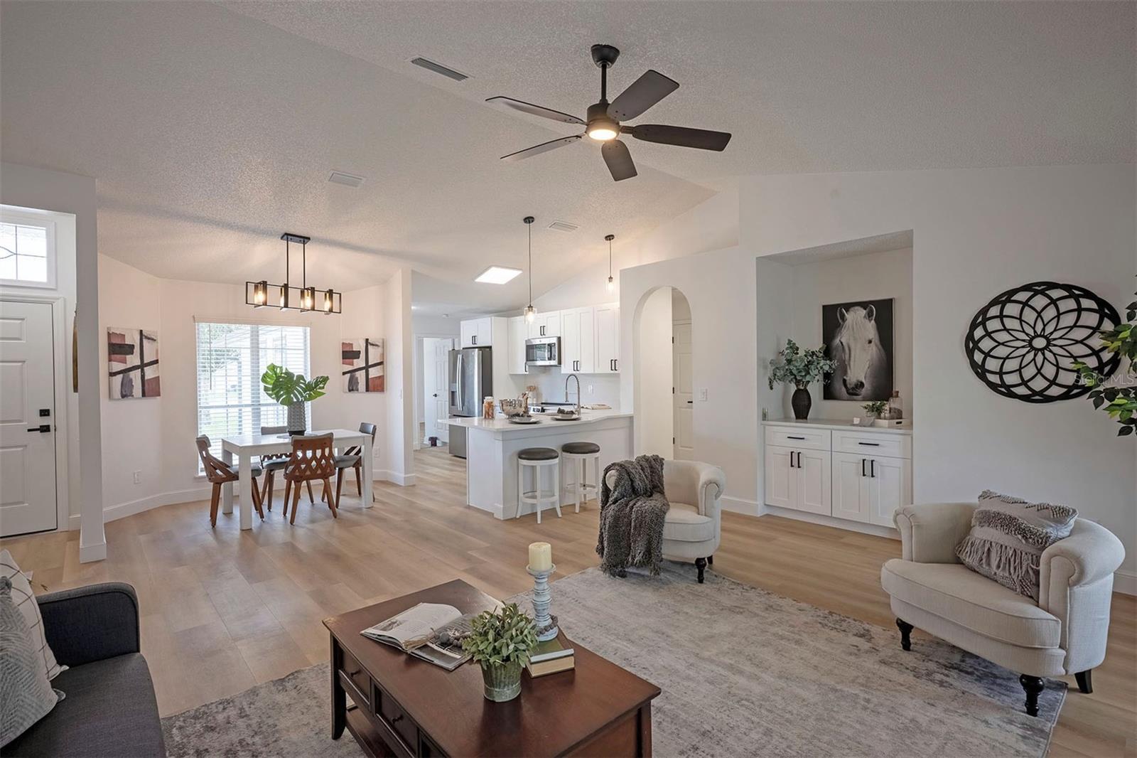 RUSSELL OAKS - Residential