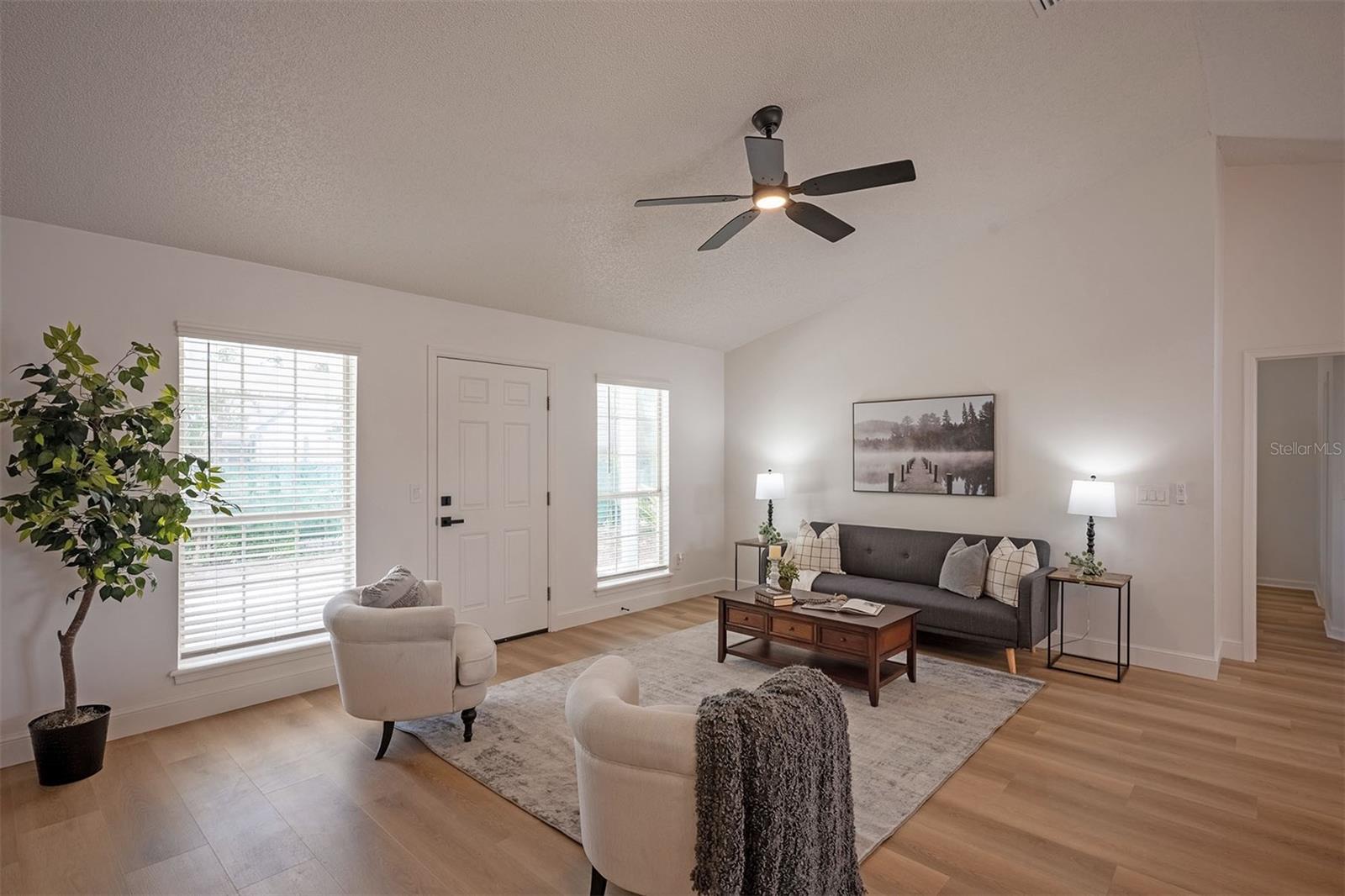 RUSSELL OAKS - Residential