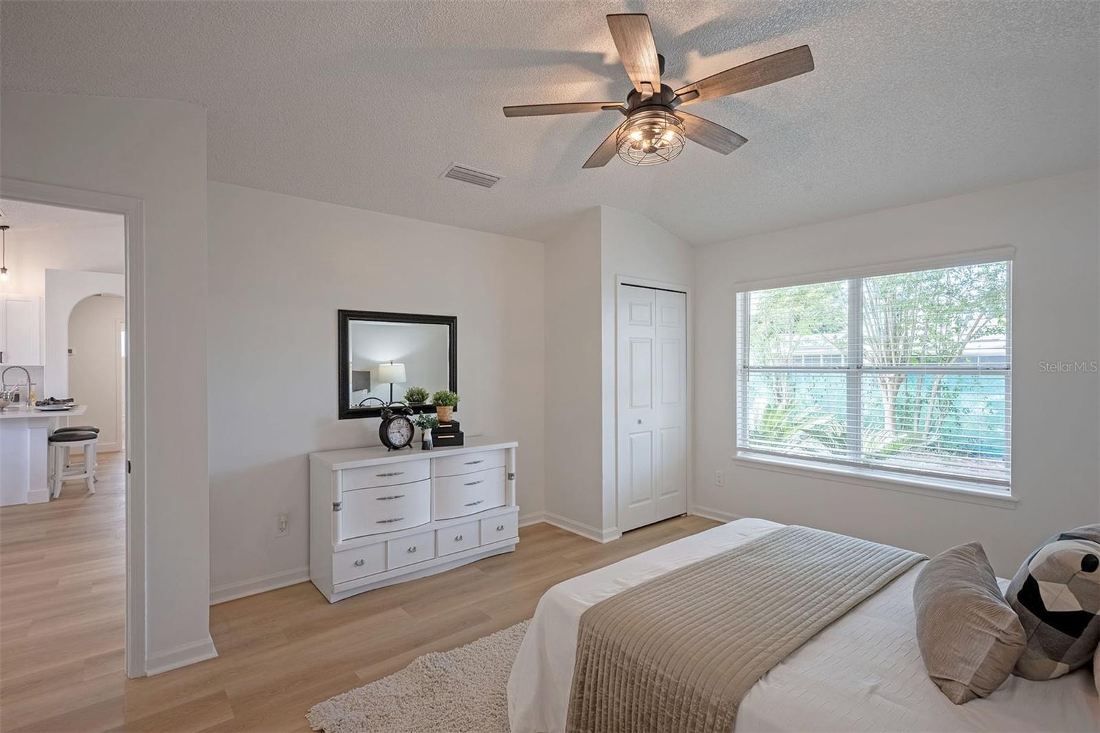 RUSSELL OAKS - Residential