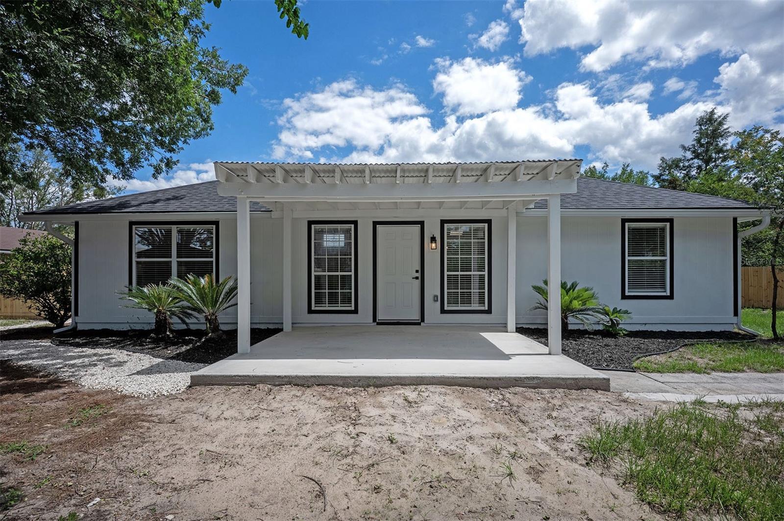 RUSSELL OAKS - Residential