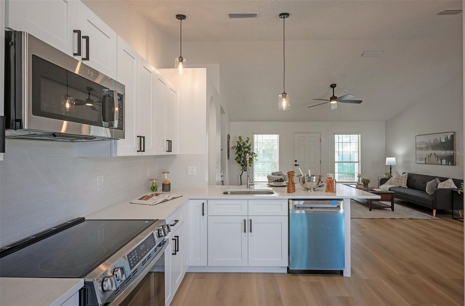 RUSSELL OAKS - Residential