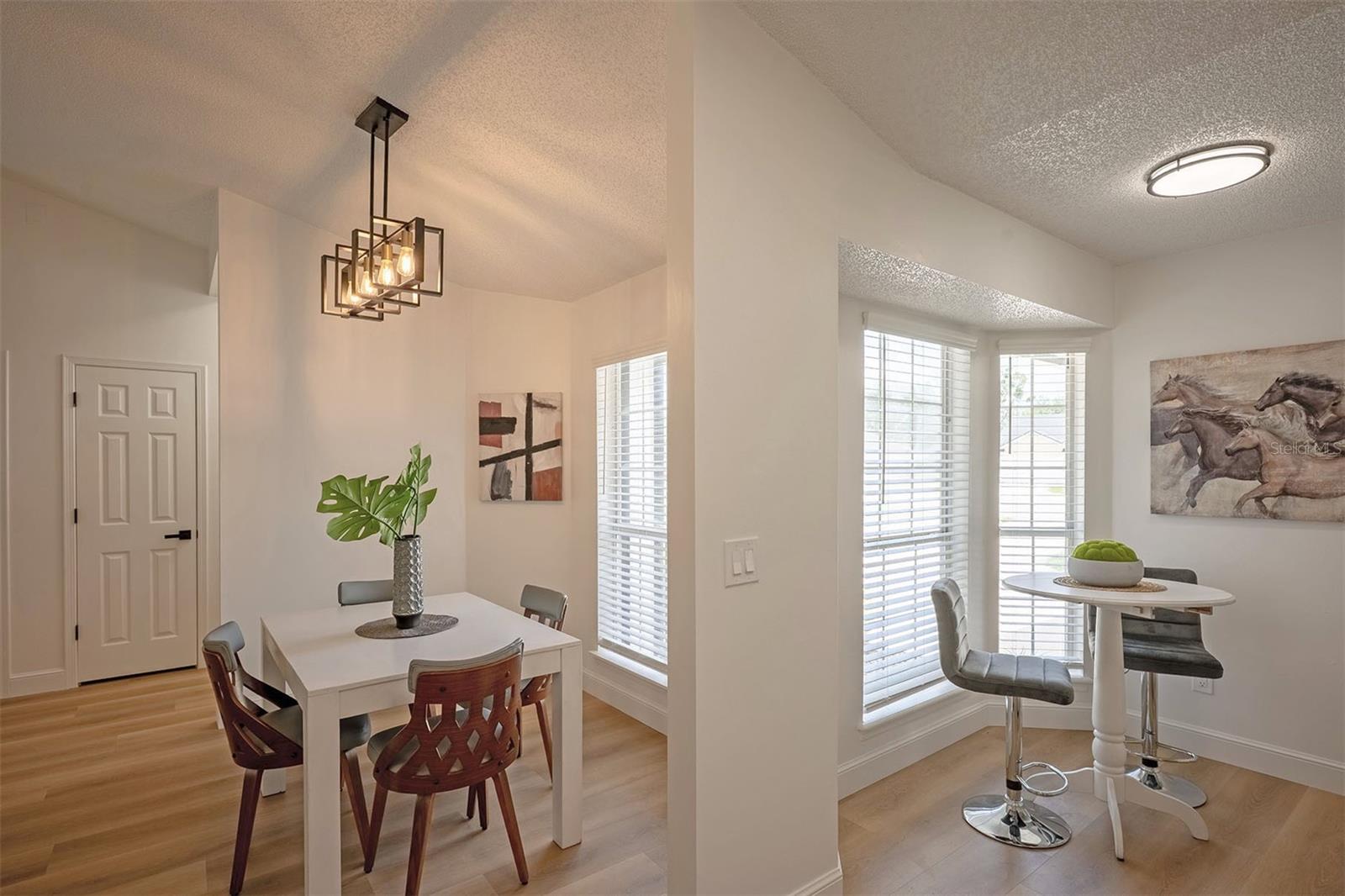 RUSSELL OAKS - Residential