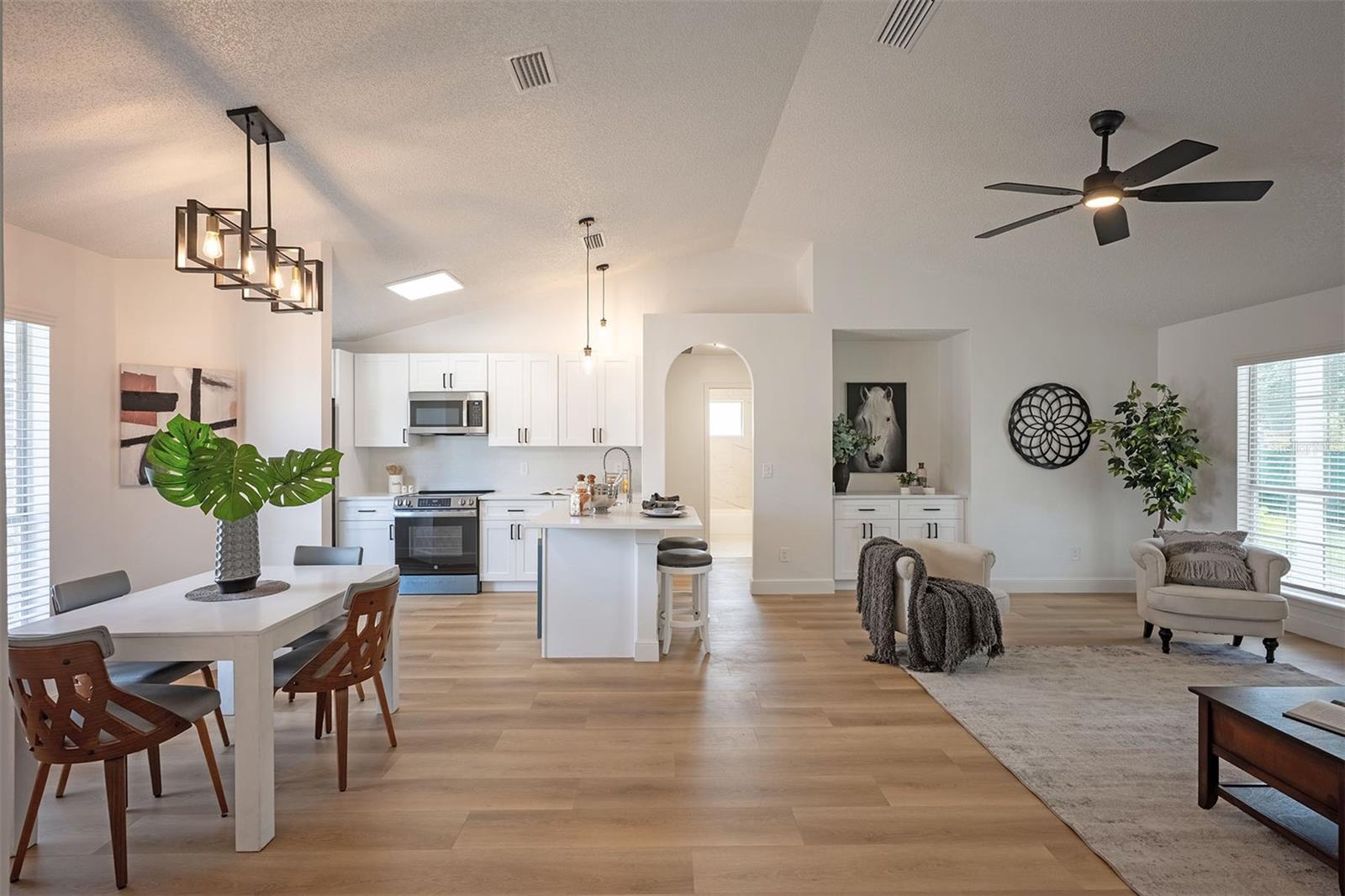 RUSSELL OAKS - Residential