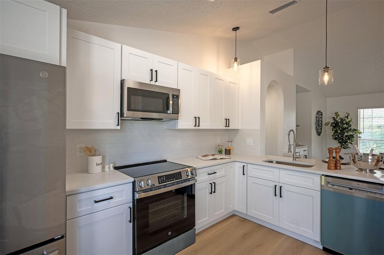 RUSSELL OAKS - Residential