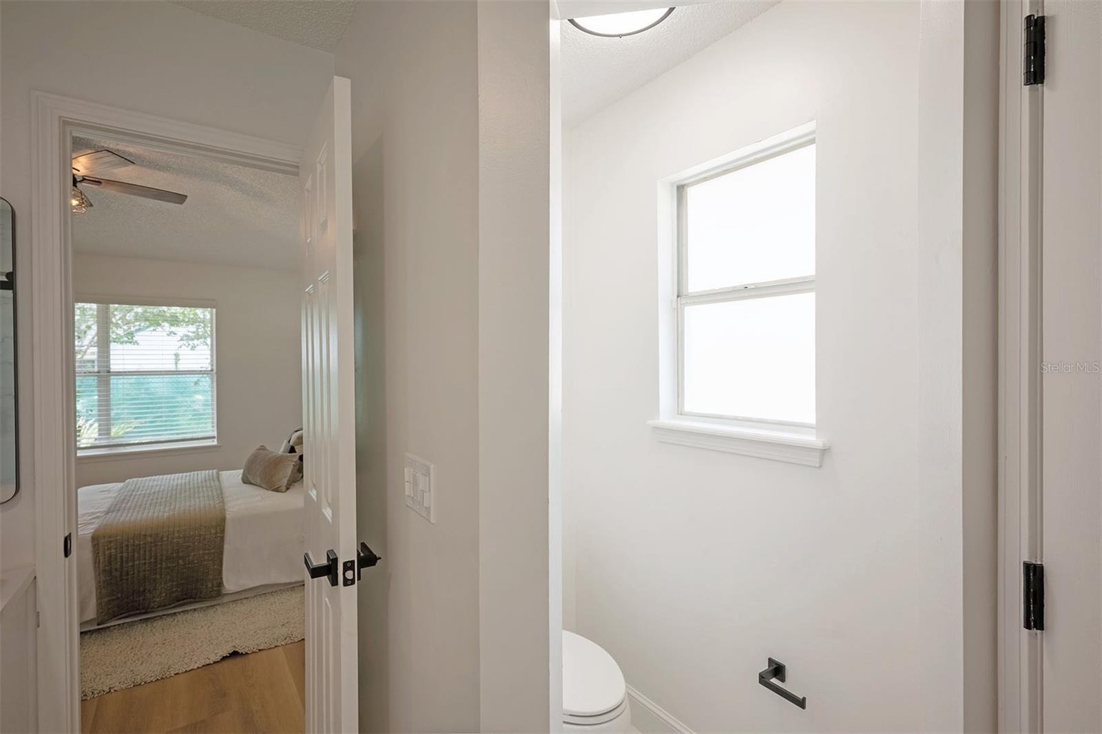 RUSSELL OAKS - Residential