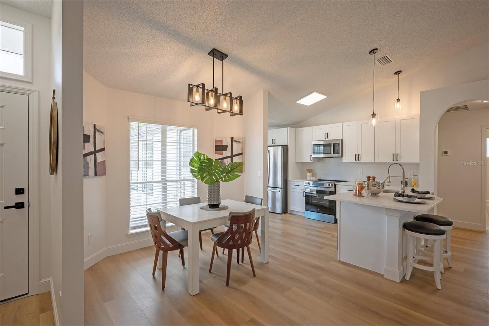 RUSSELL OAKS - Residential