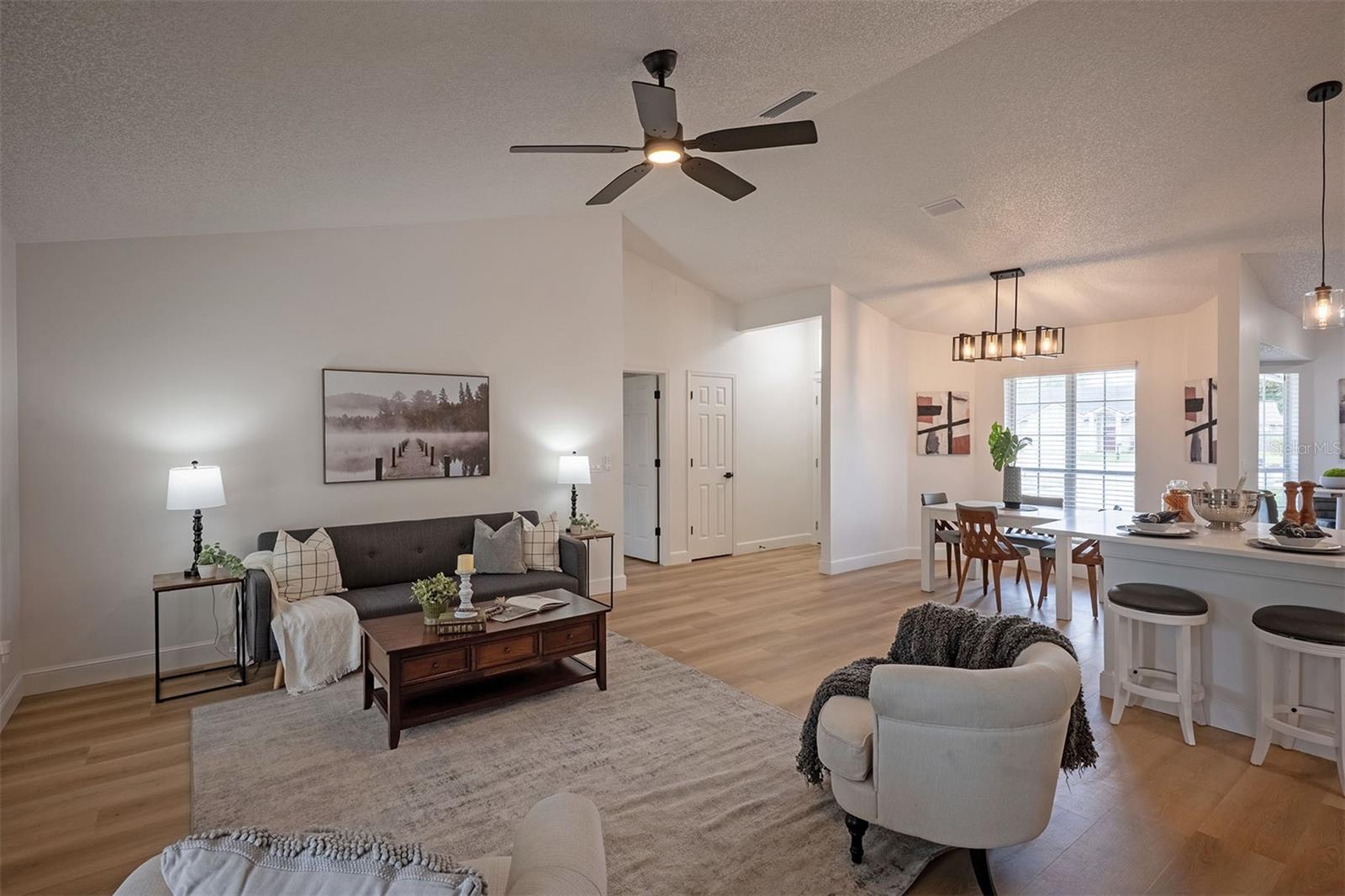 RUSSELL OAKS - Residential