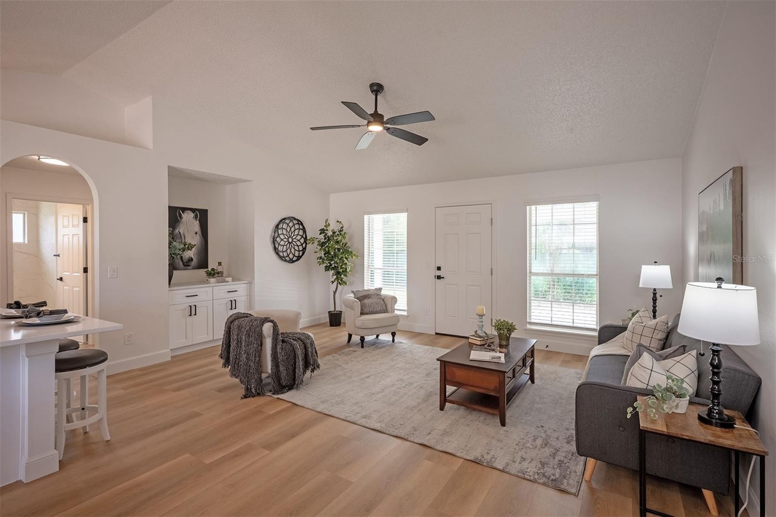 RUSSELL OAKS - Residential