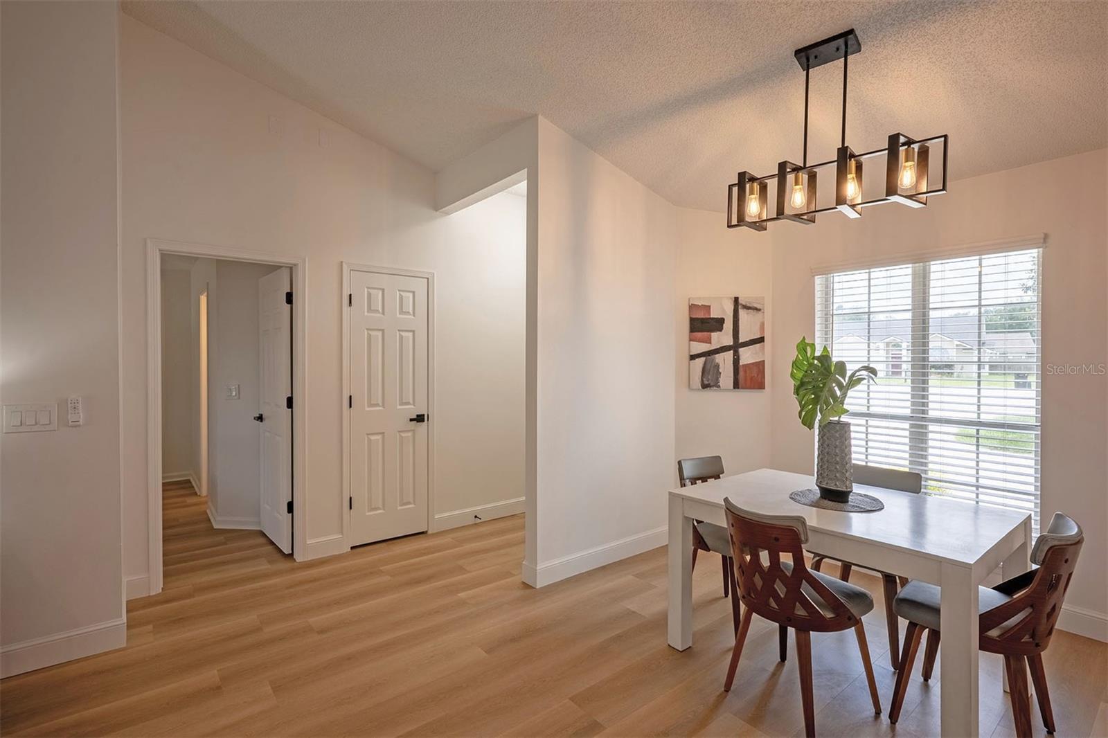 RUSSELL OAKS - Residential